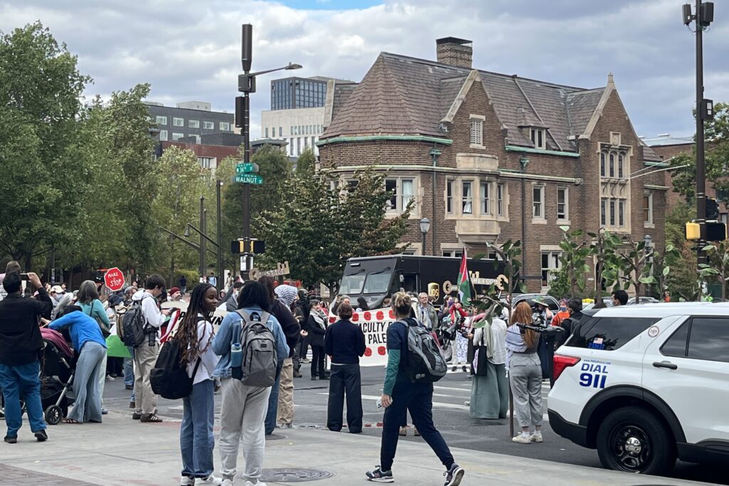 Photo credit: Sarah Mester / Crowds gather near Fisher Bennet for a solidarity vigil organized by Penn Faculty for Justice in Palestine.